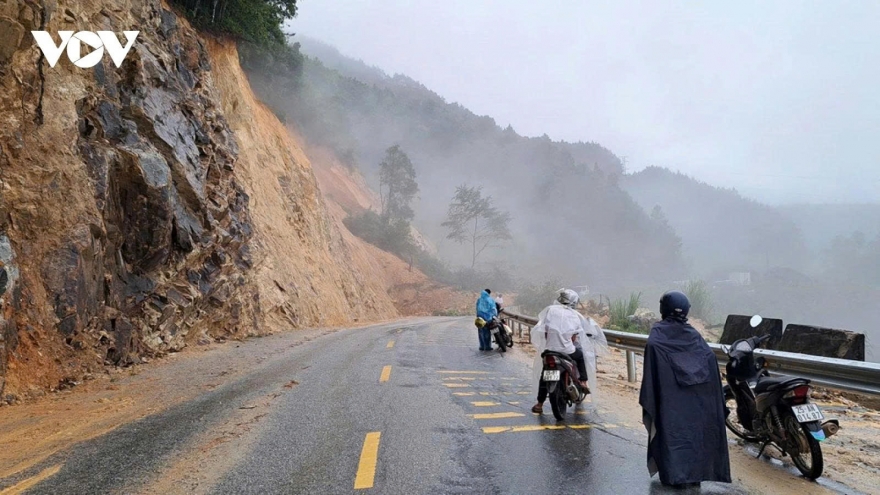 Heavy rain poses high risk of flash floods, landslides in Northern Vietnam